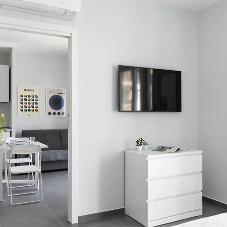 Corsoitalia64 Apartman *